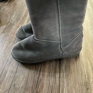 Women's Bearpaw Emma Gray Suede Boots-Sheepskin Lined Size 8 M